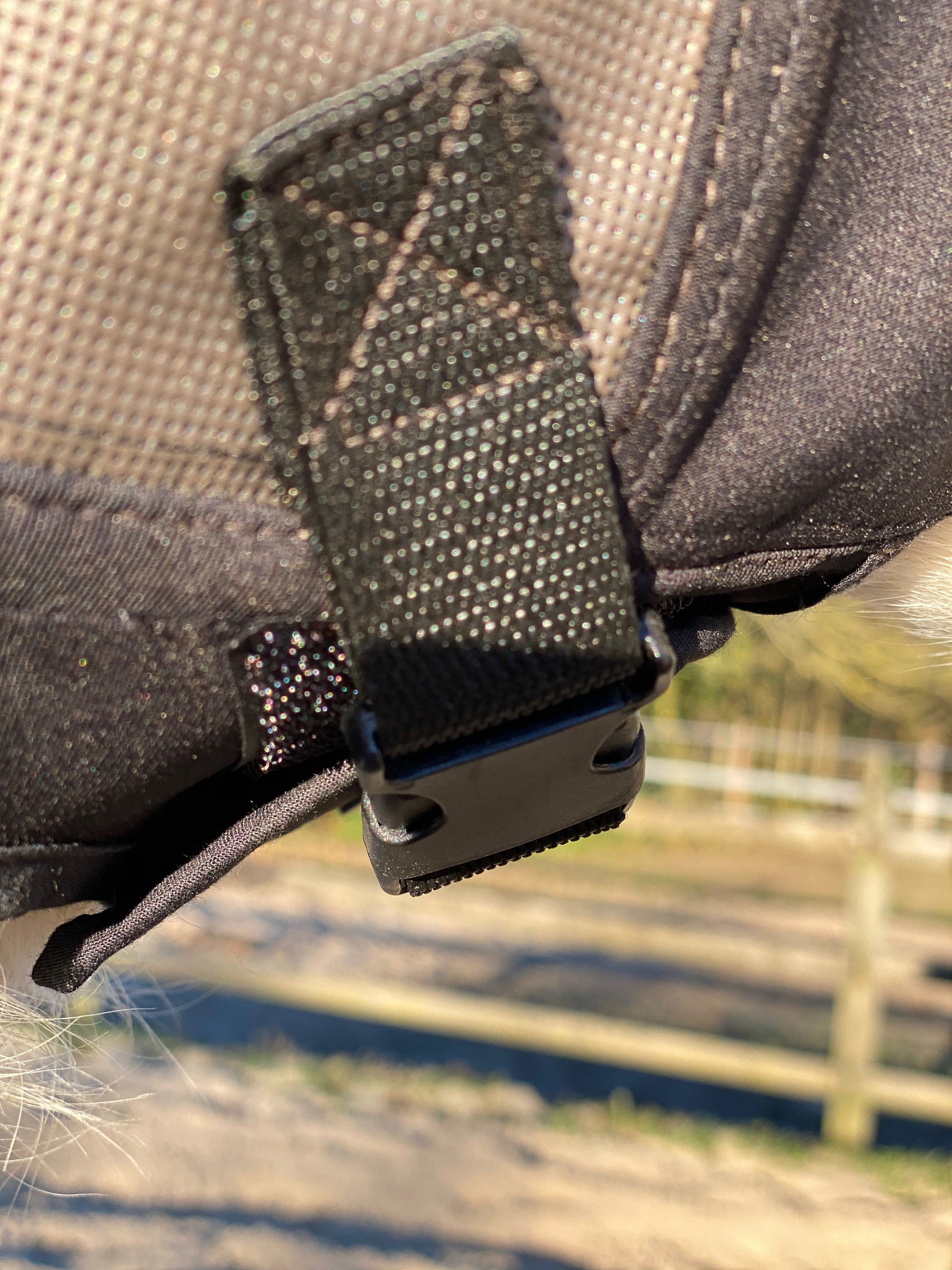 Pferdemaske Premium equidiva 90% UV-Schutz mit Ohrenklappen